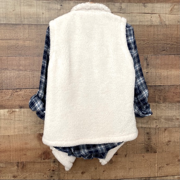 SHERPA VEST with Pockets⭐️Excellent Like New Condition - Picture 7 of 10